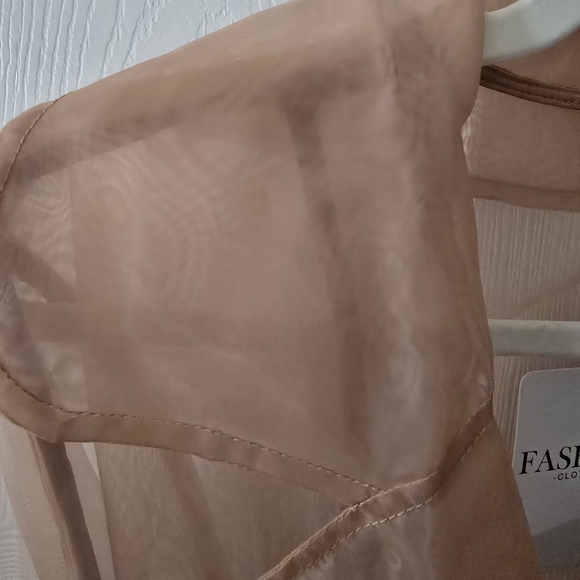 BNWT Sheer Tan Trench Style Layering Coat Women's Large - Picture 7 of 15